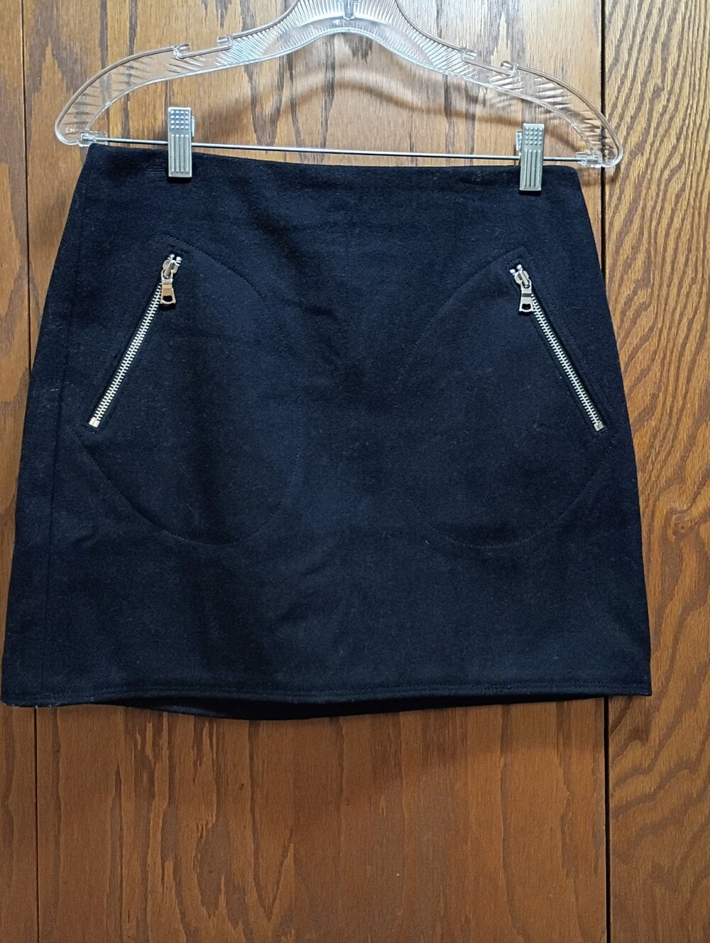NWT Gap Black Women's Mini Skirt with Front Zip Pockets